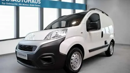 Używany Fiat Fiorino 80 KM (58 kW) 2023 Biały Minivan