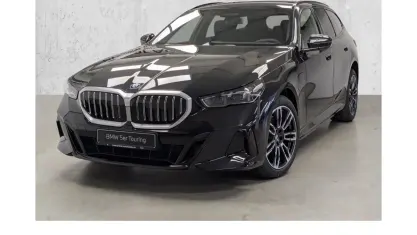 Neu BMW 530e M Sport 299 PS (219 kW) 2026 Schwarz Kombi