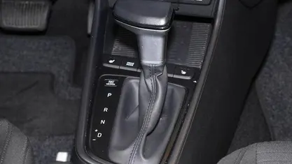 Gebraucht Hyundai i20 Trend 101 PS (74 kW) 2023 Intense blue / mic Kleinwagen