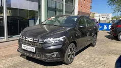 Perlmuttschwarz metallic Gebraucht 2024 Dacia Logan Limousine | 19.548 € (Fairer Preis)