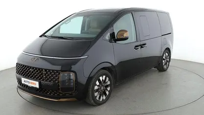 Schwarz Gebraucht 2022 Hyundai Staria Signature Van / Kleinbus | 39.750 € (Fairer Preis)