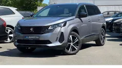 Grau Gebraucht 2023 Peugeot 5008 GT Van / Kleinbus | 29.895 € (Fairer Preis)
