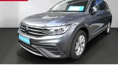 Grau Gebraucht 2024 VW Tiguan Allspace Life SUV | 35.990 € (Fairer Preis)