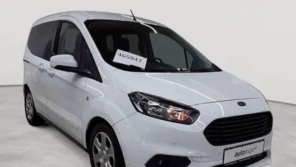 Gebraucht Ford Tourneo Courier Trend 101 PS (74 kW) 2021 Frostweiß Van / Kleinbus