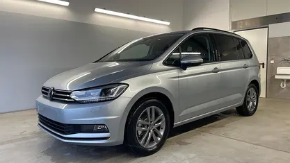 Gebraucht VW Touran Comfortline 150 PS (110 kW) 2025 Van / Kleinbus