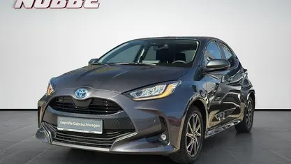 Gebraucht Toyota Yaris Hybrid Basis 116 PS (85 kW) 2023 Marlingrau metallic Limousine