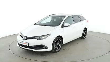 Weiß Gebraucht 2018 Toyota Auris Touring Sports Team Kombi | 15.690 € (Fairer Preis)