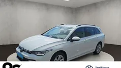Pure white Gebraucht 2024 VW Golf VIII Life Kombi | 27.300 € (Fairer Preis)
