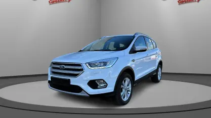 Gebraucht Ford Kuga Titanium 150 PS (110 kW) 2019 Frostweiß SUV