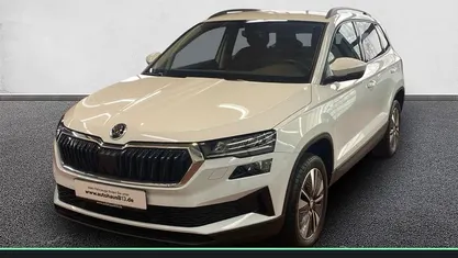 Gebraucht Skoda Karoq Tour 150 PS (110 kW) 2022 Moonweiß perleffekt SUV