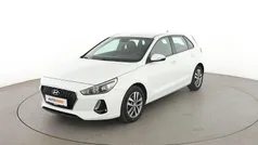 Weiß Gebraucht 2018 Hyundai i30 Trend Limousine | 12.270 € (Guter Preis)