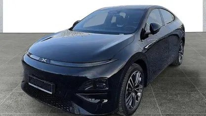 Midnight black (wn) (schwarz) Gebraucht 2025 XPENG G6 AWD Performance SUV | 41.890 € (Fairer Preis)