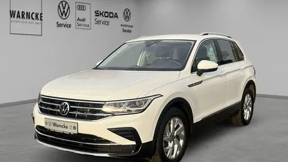 Pure white Gebraucht 2021 VW Tiguan Elegance SUV | 27.970 € (Fairer Preis)