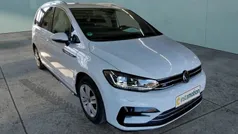 Weiß Gebraucht 2022 VW Touran Highline Van / Kleinbus | 30.900 € (Fairer Preis)