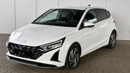 Gebraucht Hyundai i20 Comfort 101 PS (74 kW) 2025 Atlas white Kleinwagen
