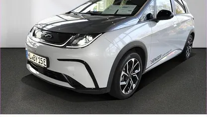 Skiing white + urban grey Gebraucht 2025 BYD Dolphin Design Kleinwagen | 26.970 € (Guter Preis)