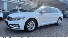 Weiß Gebraucht 2023 VW Passat Kombi | 27.370 € (Fairer Preis)