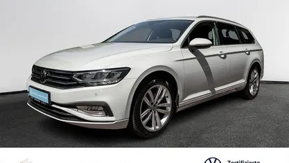 Weiß Gebraucht 2023 VW Passat Business Kombi | 25.990 € (Fairer Preis)
