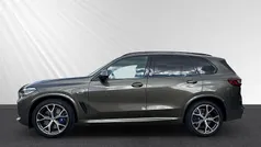 Manhattan (grau) Gebraucht 2022 BMW X5 M Sport SUV | 61.488 € (Guter Preis)