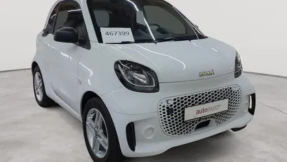Gebraucht Smart ForTwo Coupé 60 kW (82 PS) 2022 Tridion sicherheitszelle in weiß Coupé