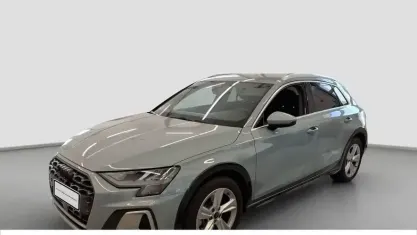 Gebraucht Audi A3 Ambiente 150 PS (110 kW) 2025 Pfeilgrau perleffekt Limousine