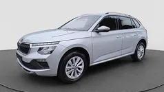 Brilliantsilber Gebraucht 2024 Skoda Kamiq Selection SUV | 25.040 € (Fairer Preis)