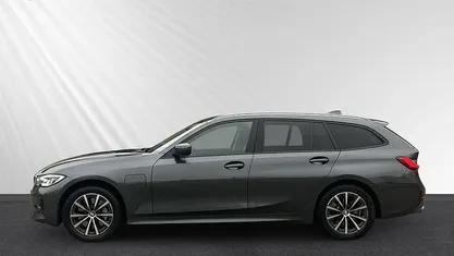 Gebraucht BMW 330e Advantage 184 PS (135 kW) 2021 Kombi