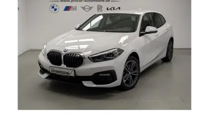 Gebraucht BMW 118 Sport Line 136 PS (100 kW) 2023 Alpinweiss Kleinwagen