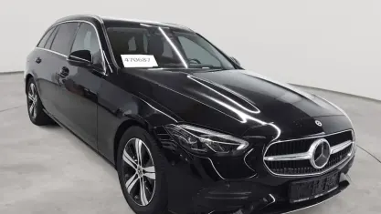 Gebraucht Mercedes C200 Avantgarde 163 PS (119 kW) 2023 Obsidianschwarz metallic Kombi