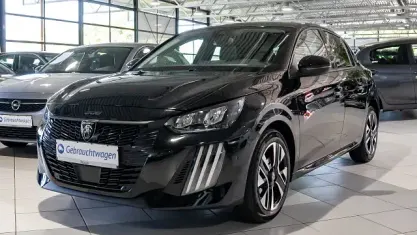 Usata Peugeot 208 Allure 101 CV (74 kW) 2025 Nero Utilitaria