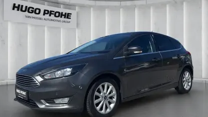 Gebraucht Ford Focus Titanium 120 PS (88 kW) 2018 Grau Limousine