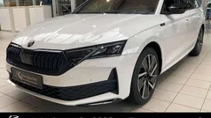 Candyweiss Gebraucht 2025 Skoda Octavia SportLine Kombi | 32.990 € (Fairer Preis)
