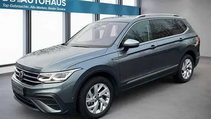 Grau Gebraucht 2023 VW Tiguan Allspace Life SUV | 33.980 € (Superpreis)