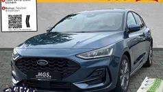 Chrome blue metallic Neu 2025 Ford Focus ST-Line Limousine | 25.390 € (Superpreis)
