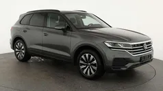 Silizium grau metallic Gebraucht 2025 VW Touareg SUV | 63.045 € (Fairer Preis)