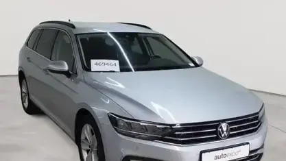 Gebraucht VW Passat Business 200 PS (147 kW) 2023 Scale silver metallic Kombi