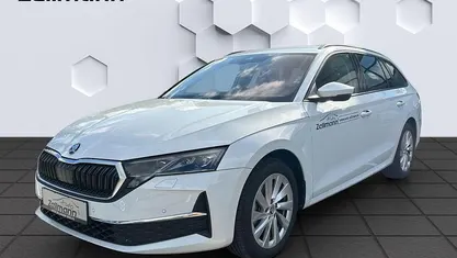 Weiss Gebraucht 2024 Skoda Octavia Selection Kombi | 30.985 € (Fairer Preis)
