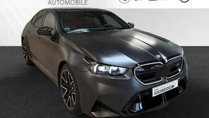 Gebraucht BMW M5 M Sport 727 PS (534 kW) 2025 Frozen deep grey metallic Limousine