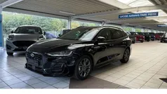 Schwarz Gebraucht 2024 Ford Focus ST-Line X Kombi | 24.478 € (Guter Preis)