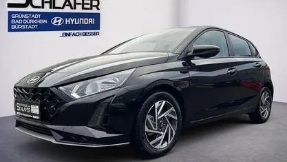 Schwarz Neu 2025 Hyundai i20 Trend Limousine | 19.480 € (Guter Preis)