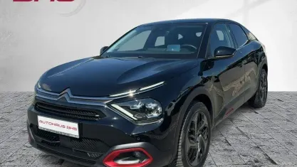 Gebraucht Citroën C4 Feel 131 PS (96 kW) 2023 Perlanera schwarz (metallic) SUV