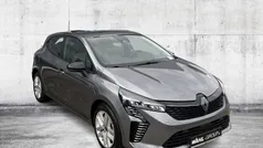 Grau Gebraucht 2024 Renault Clio V Evolution Limousine | 15.999 € (Guter Preis)