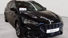 Obsidianschwarz metallic Gebraucht 2020 Ford Focus ST-Line Kombi | 11.490 € (Guter Preis)