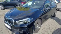 Schwarz ii/bonnet fluid black (schwarz) Gebraucht 2022 BMW 116 Advantage Kleinwagen | 19.700 € (Guter Preis)
