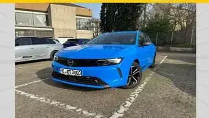 Używany Opel Astra Edition 131 KM (96 kW) 2025 Lackierung watteau grn/typ aus Sedan/Limuzyna
