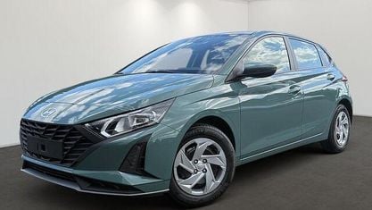 Neu Hyundai i20 Select 101 PS (74 kW) 2025 Purple (phantom black / met) Limousine