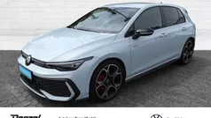 Crystal ice blue metallic Gebraucht 2024 VW Golf VIII GTI Limousine | 38.890 € (Superpreis)