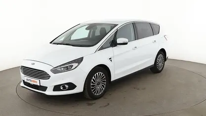 Weiß Gebraucht 2019 Ford S-MAX Titanium Van / Kleinbus | 24.590 € (Fairer Preis)