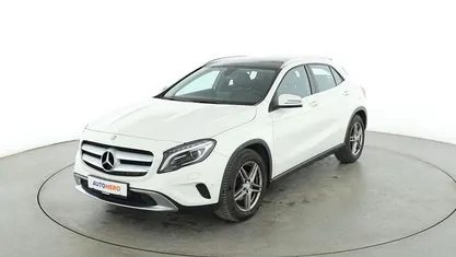 Weiß Gebraucht 2016 Mercedes GLA200 Urban SUV | 17.980 € (Fairer Preis)