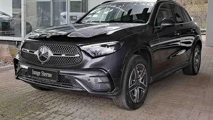 Gebraucht Mercedes GLC300e AMG 145 PS (106 kW) 2024 Metalliclack graphitgrau SUV